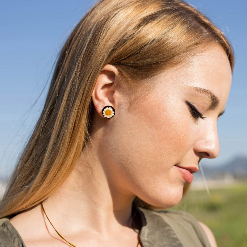 Pendientes margaritas de tuerca