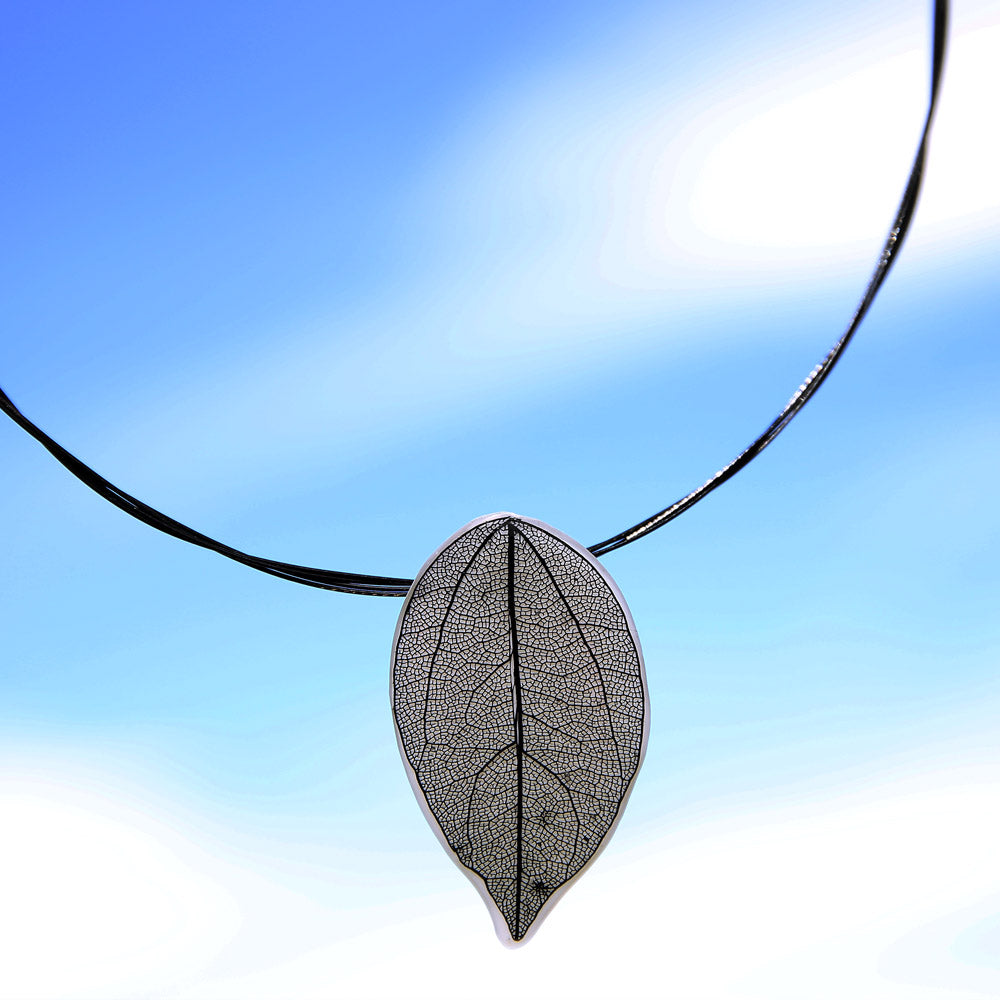 Colgante Hoja Negra