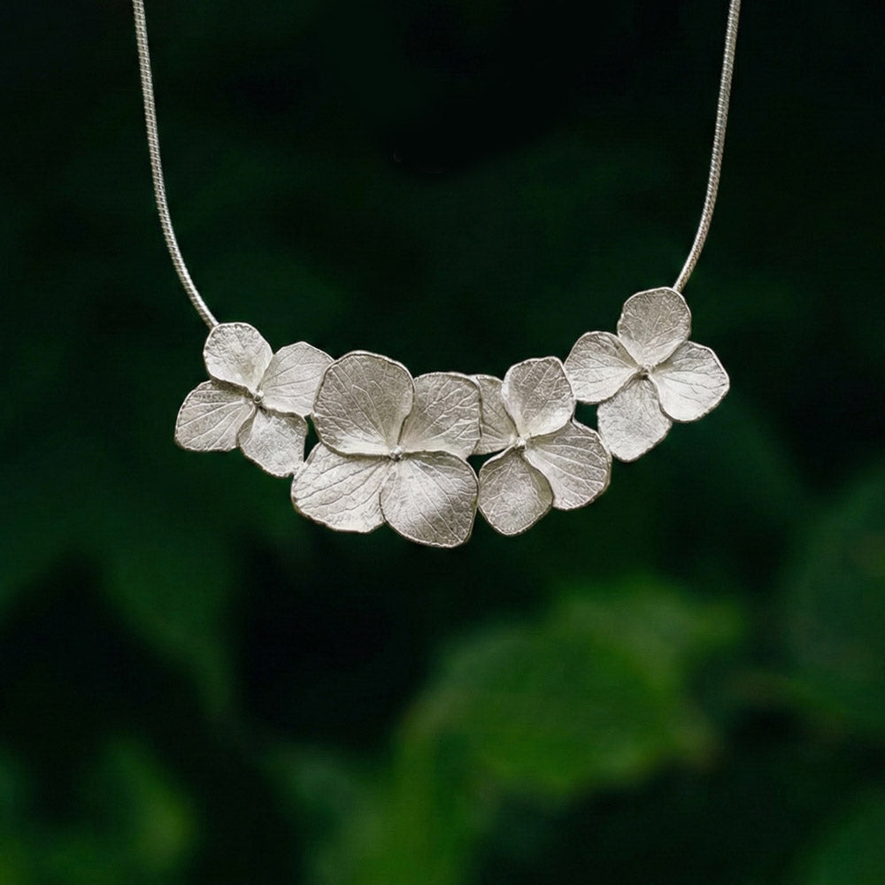 Hydrangea Flowers Choker SILVER