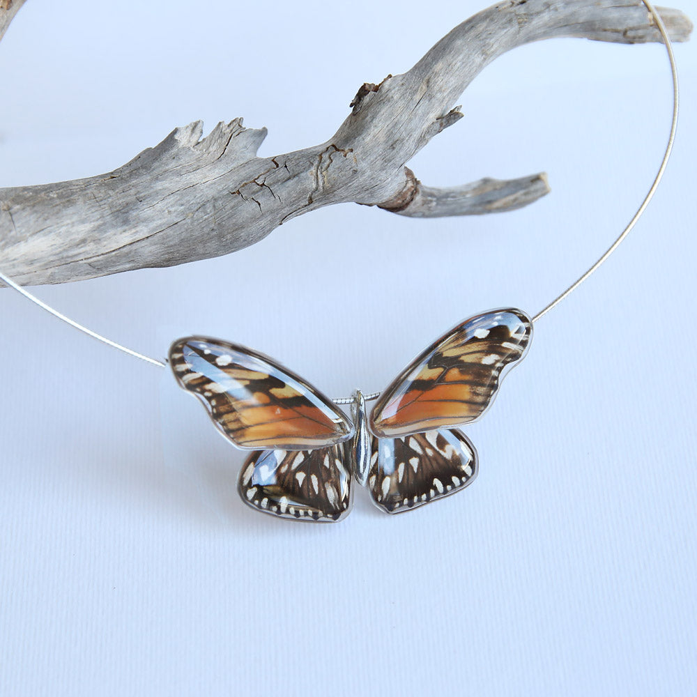 Gargantilla Mariposa Dione Juno entera 4 alas