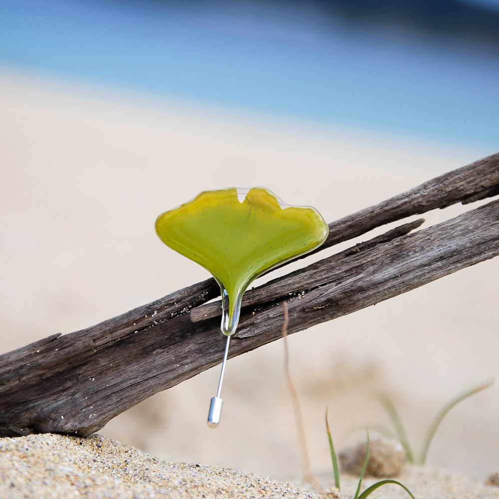 Green Ginkgo needle brooch