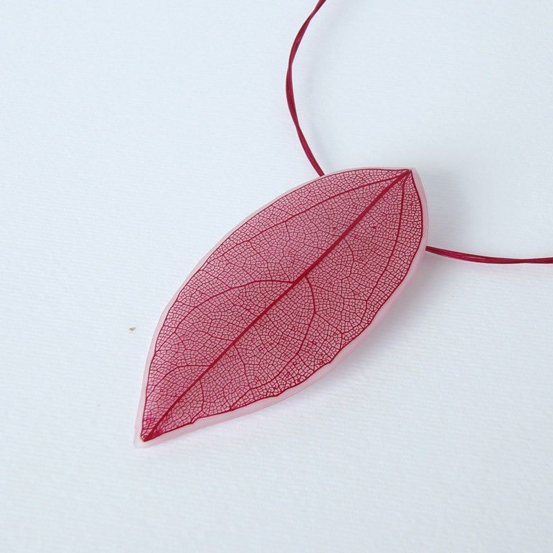 Colgante Hoja Fucsia