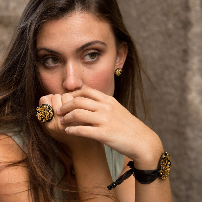 Pendientes chispas negros pequeños