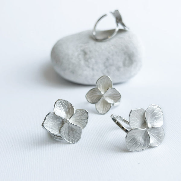 Anillo Flor de Hortensia PLATA regulable