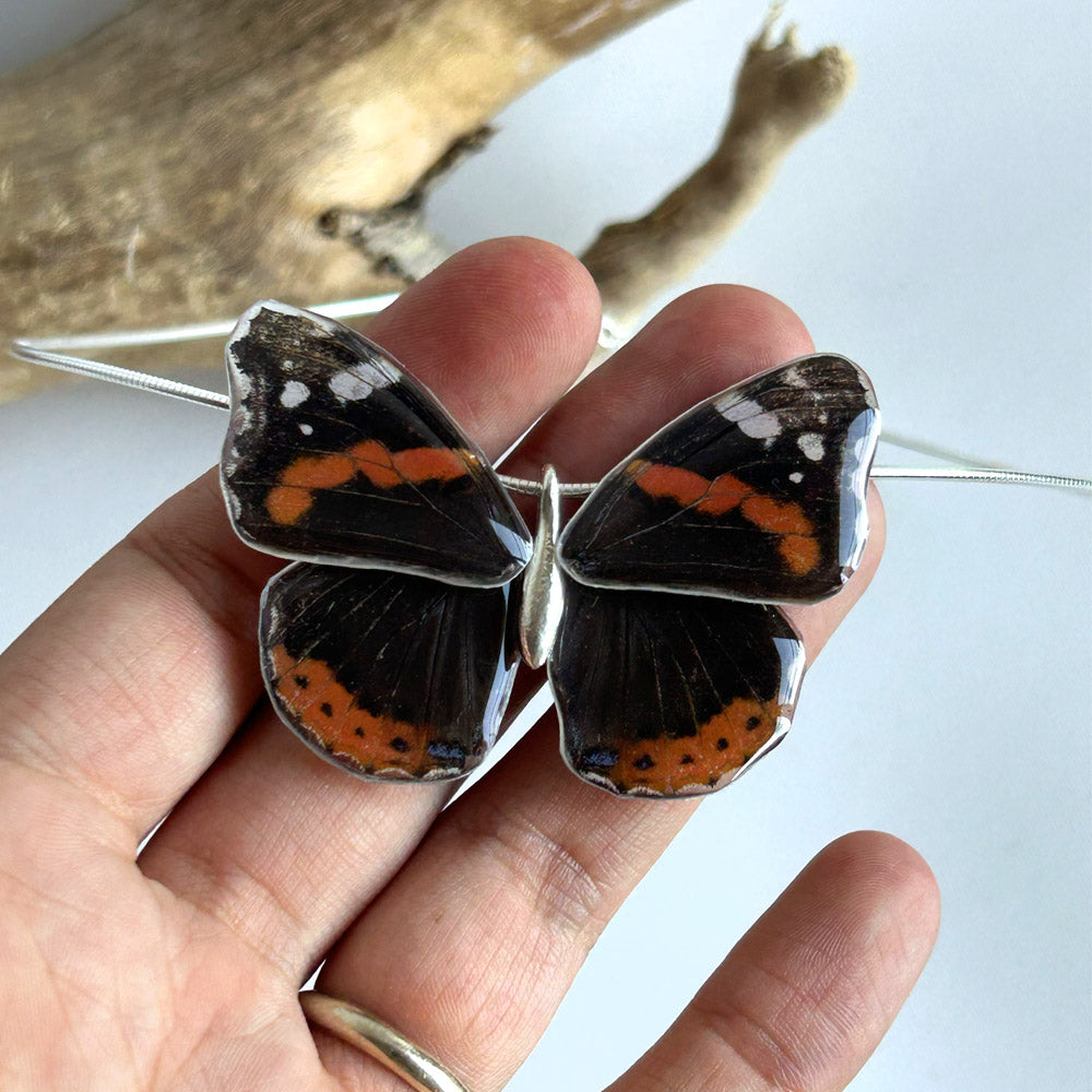 Gargantilla Mariposa Vanessa Atalanta 4 alas