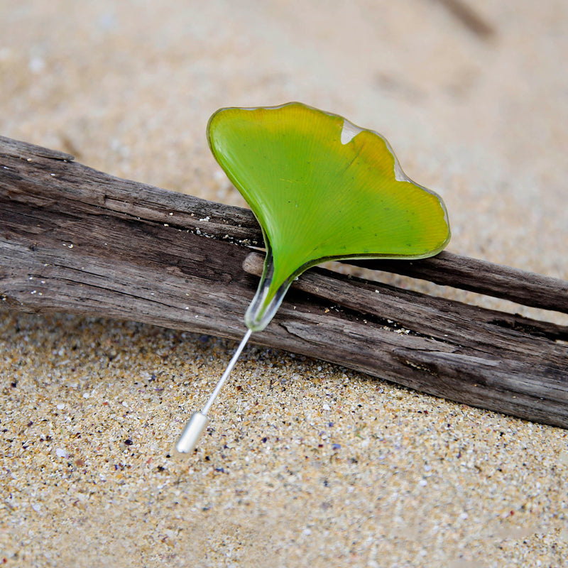 Green Ginkgo needle brooch