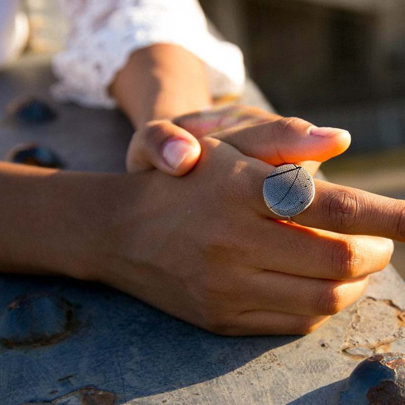 Anillo hoja Negra regulable