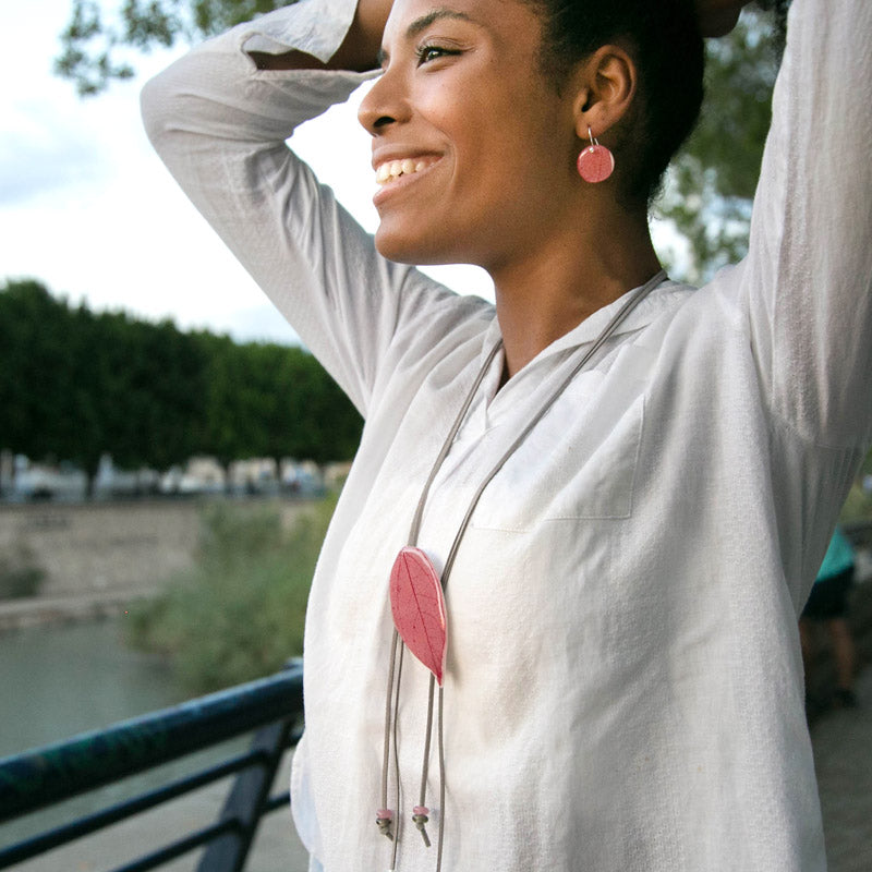 Colgante Hoja Fucsia regulable