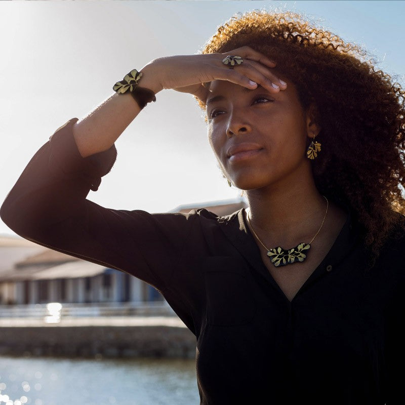 Pendientes hojas de Ruda de gancho