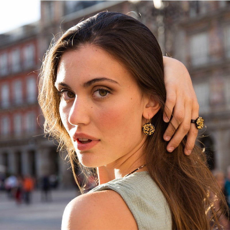 Pendientes chispas negros gancho